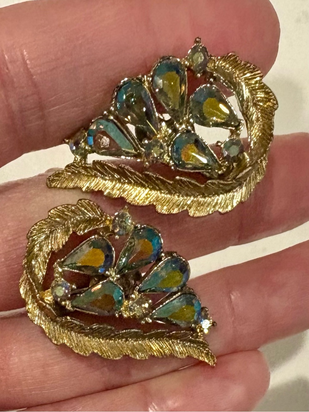 Vintage D&E Juliana Aurora Borealis Rhinestone Screw Clip On Earrings Verified
